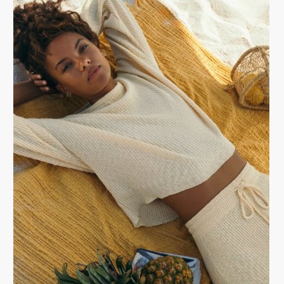 Billabong Tops - Billabong Cream Long Sleeve Top